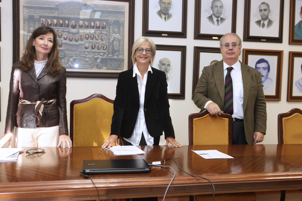 Las C&aacute;tedras Universitarias como motores de la Econom&iacute;a Social: formaci&oacute;n, investigaci&oacute;n y transferencia La Rectora de la UVa, Pilar Garc&eacute;s, ha presidido el acto